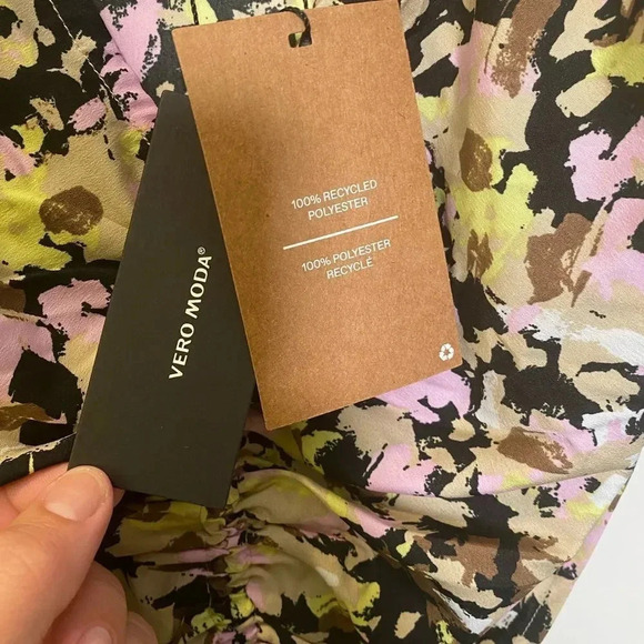 Vero Moda Chadie Floral Camisole - Picture 5 of 5